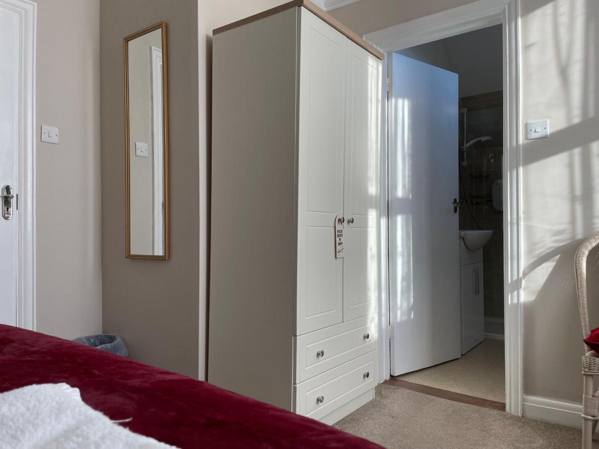 The Sandrock Clacton-on-Sea Extérieur photo