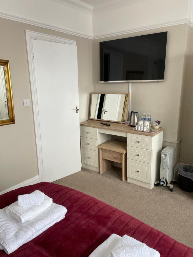 The Sandrock Clacton-on-Sea Extérieur photo