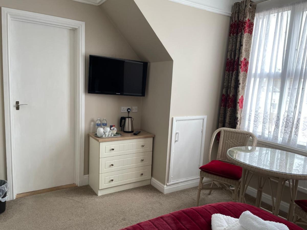 The Sandrock Clacton-on-Sea Extérieur photo