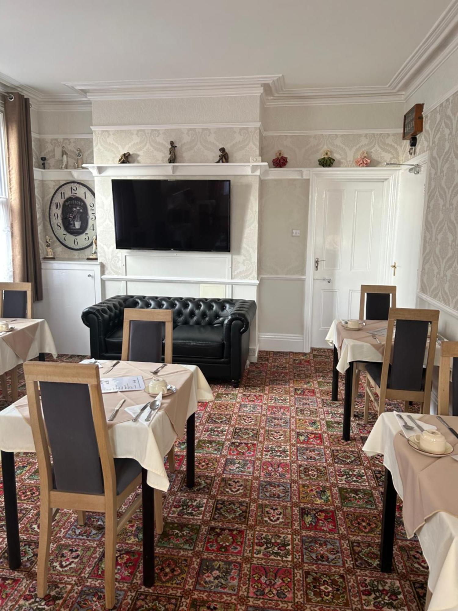 The Sandrock Clacton-on-Sea Extérieur photo
